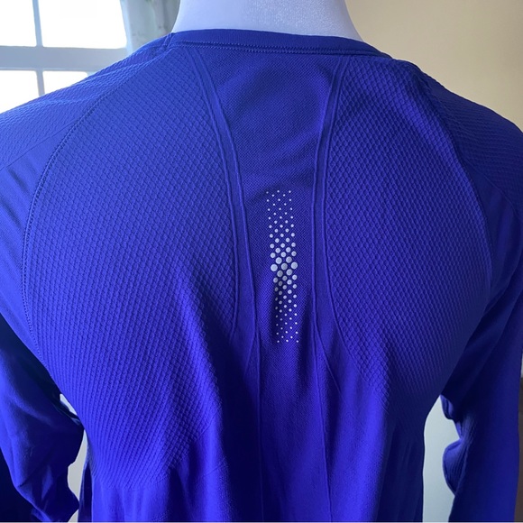 Athleta women’s performance top - L - Picture 2 of 9